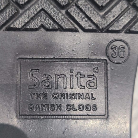 Silver Spiral Sanita/Dansko Clogs - Picture 5 of 5